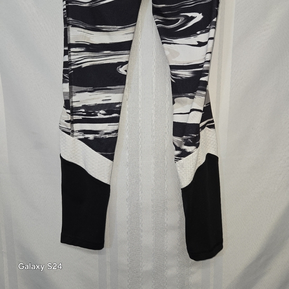 SO GIRLS BLACK AND WHITE LEGGING SIZE 1012 I - Picture 8 of 11